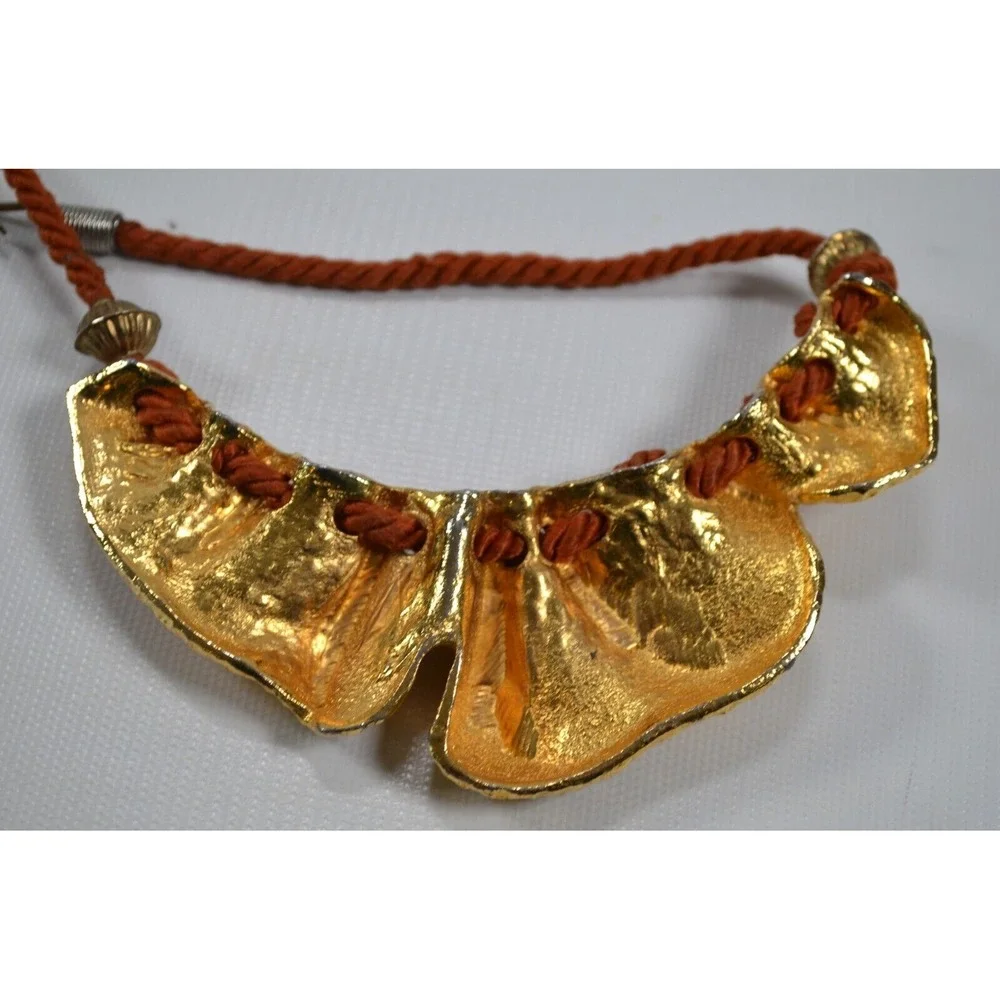Gold Tone Cast Metal Wavy Bib Necklace W/ Cord‎ Heavy Chunky 15.5